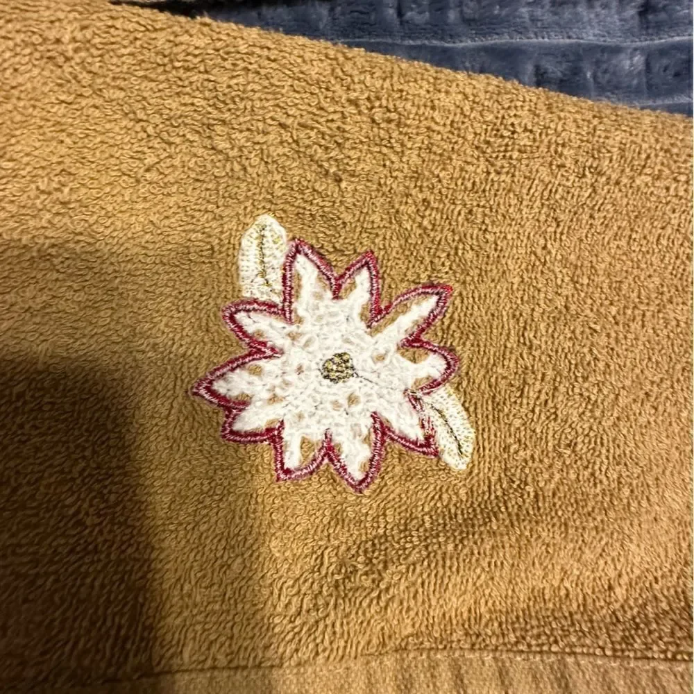 Six vintage Holiday theme guest towels - Christmas and Valentines,